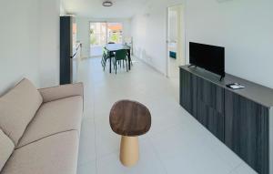 2 Bedroom Gorgeous Apartment In Marina Di Modica
