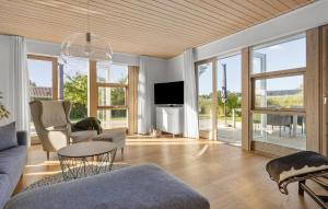 3 Bedroom Stunning Home In Karrebæksminde