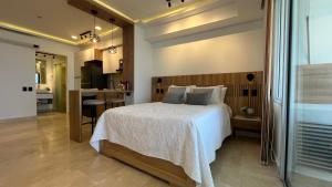 Luxury apartment with a central location and pool