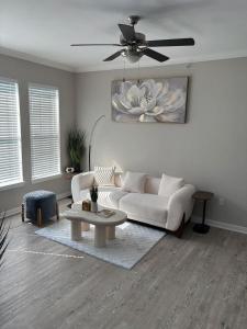 Chic 1BR Retreat in Magnolia Near The Woodlands