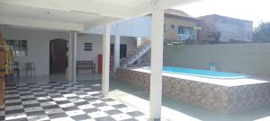 Ótima casa com piscina em Praia Grande