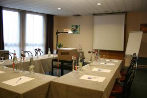 Hotels The Originals City, Hotel Le Forum, Strasbourg Nord : photos des chambres