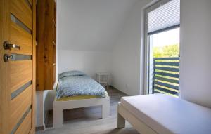 3 Bedroom Lovely Home In Lubkowo