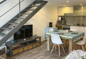 RentUp - Luminoso duplex en La Boca para 3 personas