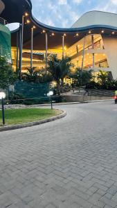 Nana Suites 1-bedroom with Swimming pool & Fast WiFi & Mall