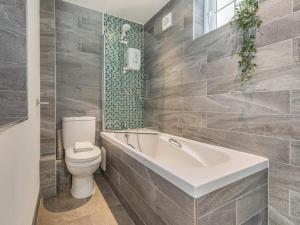 1 bed property in Crackington Haven 53410