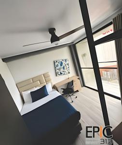 Epic Suite 313 Deluxe Airport Family 3H 10P