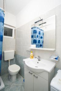 Apartments by the sea Kampor, Rab - 5056