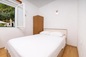 Seaside secluded apartments Cove Torac, Hvar - 589