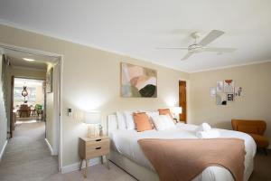 3BR Apartment Near Bondi with Pool and Parking