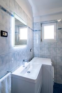 Apartments with parking space Lopar, Rab - 24754