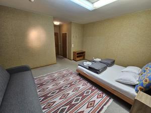 Privat Zimmer, Privat WC, Shared Dusche in Altstadt Chur, Saturn