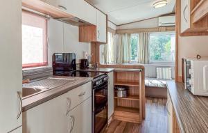 Beautiful Home In Göteborgs With Wifi