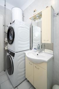 Apartments by the sea Kampor, Rab - 12388