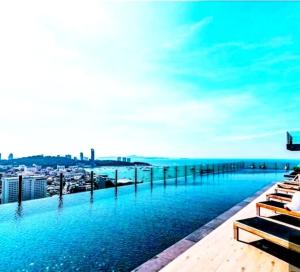 The Base Modern Apart