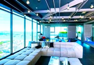 The Base Modern Apart