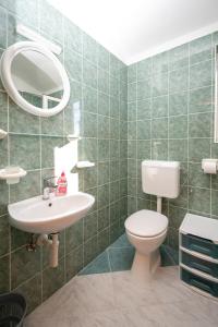 Apartments with parking space Kampor, Rab - 5014