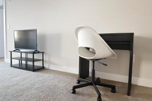 Spacious Downtown SQ Stadium, Casino, R&R HoF!