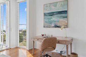 Coastal Panorama - Spectacular Views, Sleeps 8