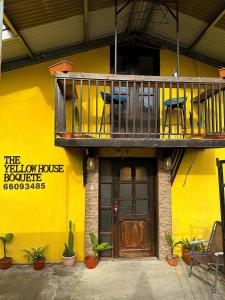 Hostal The Yellow House Boquete - Ubytování bez kategorie ve městě Boquete