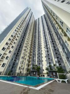 Vietnam Theme Kamuning MRT GMA 7 EDSA Veranda Pool Gym Netflix