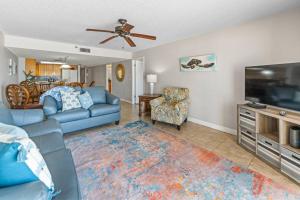 Direct Beachfront Value - 3b 2b - Las Brisas #104