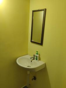 Thiruveesar Service Apartments