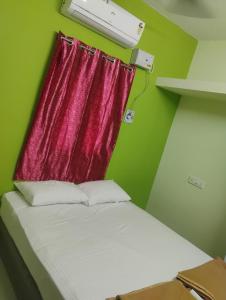 Thiruveesar Service Apartments