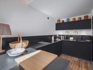Appartement spacieux aux pieds des pistes avec sauna, pour 10 personnes - FR-1-570-73