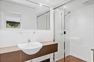 Baden 59 - Rainbow Shores - Pool - Tennis Court - Walk to beach