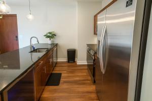 Modern Luxe Suite Rock Hall, Stadiums, Casino