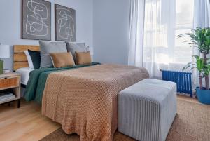 Spacious 3Bedroom with AC near McCarren Park Brooklyn Stay