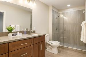 Modern Luxe Suite Rock Hall, Stadiums, Casino