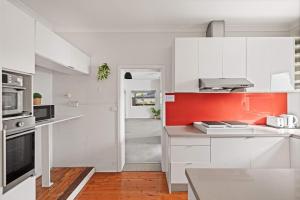 Freshly Modernized Single Room- Well-Connected Suburb Shared Bathroom