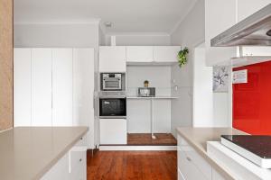 Freshly Modernized Single Room- Well-Connected Suburb Shared Bathroom