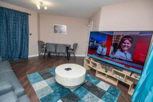 Elegant and Modern Apartment 3 Double Bedroom Near City Centre Entire House Parking