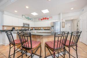 Admirals Quarters 402 condo