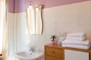 Double Room with Private Bathroom room in Residenza Quaggio Ca' Grimani