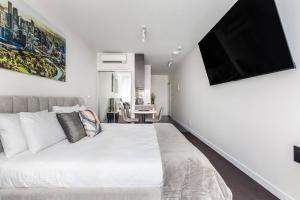 Mercura - Modern CBD Escape by Queen Victoria Market