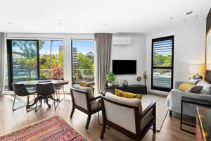 Luxury Waverton - Boutique Escape in Village Setting