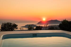 Ananda Retreat Santorini Greece