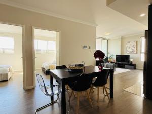 Merrylands 2bedrooms Apt with free car parking