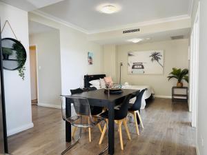 Merrylands 2bedrooms Apt with free car parking