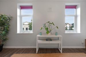 Two Bedroom Duplex in Angel HIgh Street