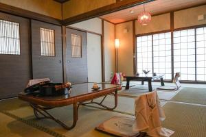 Suzuka Circuit 15min Family House鈴鹿サーキット15分 段差無し子連れ大歓迎漫画おもちゃいっぱいの一棟貸切宿