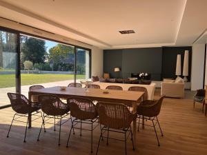 Beautiful south-facing architects house!