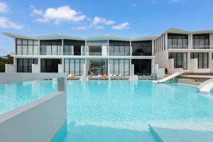 Unique Pool Slide Access Townhouse