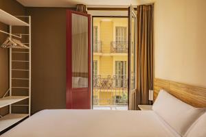 Barcelona Apartment Milà