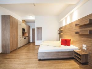 Apartment in Kleinarl near Ski-Area with Balcony & Parking