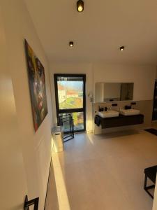 Exclusive apartment with a hot tub and view